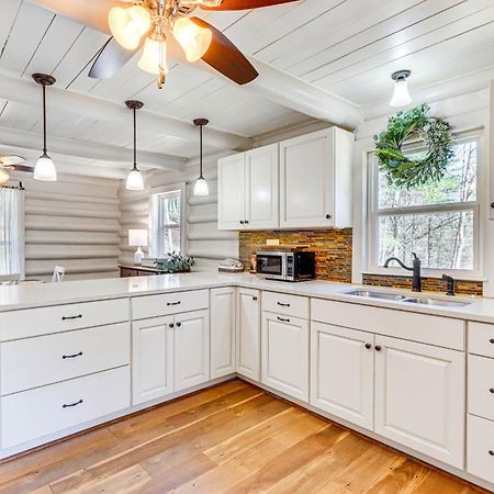 Dog-Friendly Hiawassee Cabin With Decks And Fire Pit! Экстерьер фото