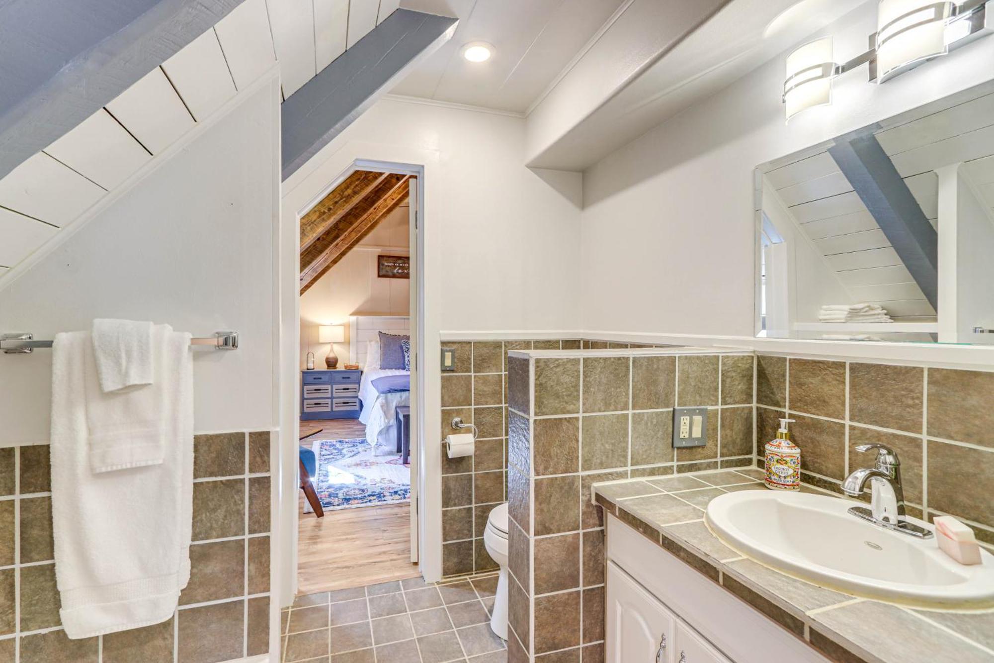 Dog-Friendly Hiawassee Cabin With Decks And Fire Pit! Экстерьер фото