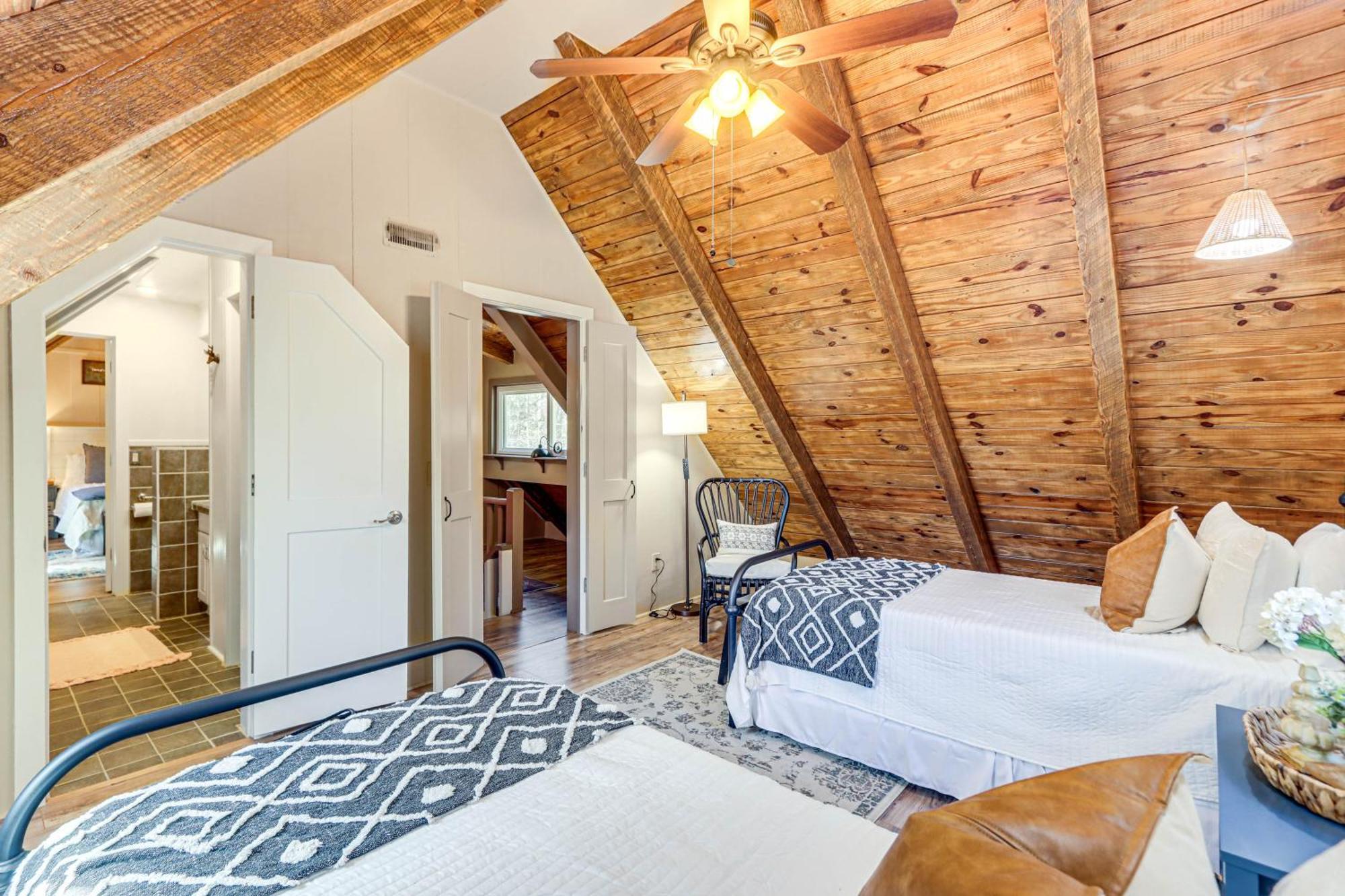 Dog-Friendly Hiawassee Cabin With Decks And Fire Pit! Экстерьер фото