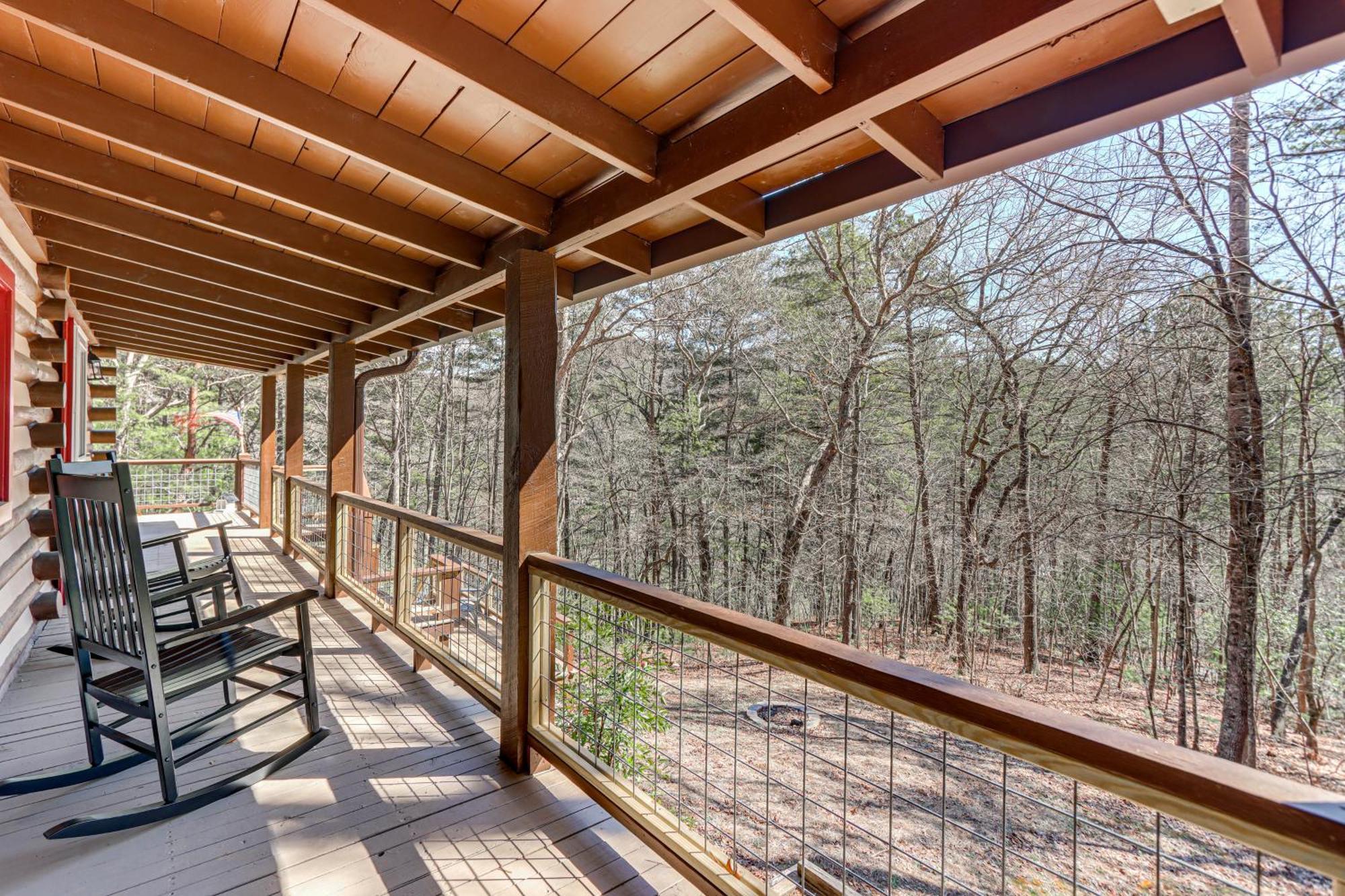Dog-Friendly Hiawassee Cabin With Decks And Fire Pit! Экстерьер фото
