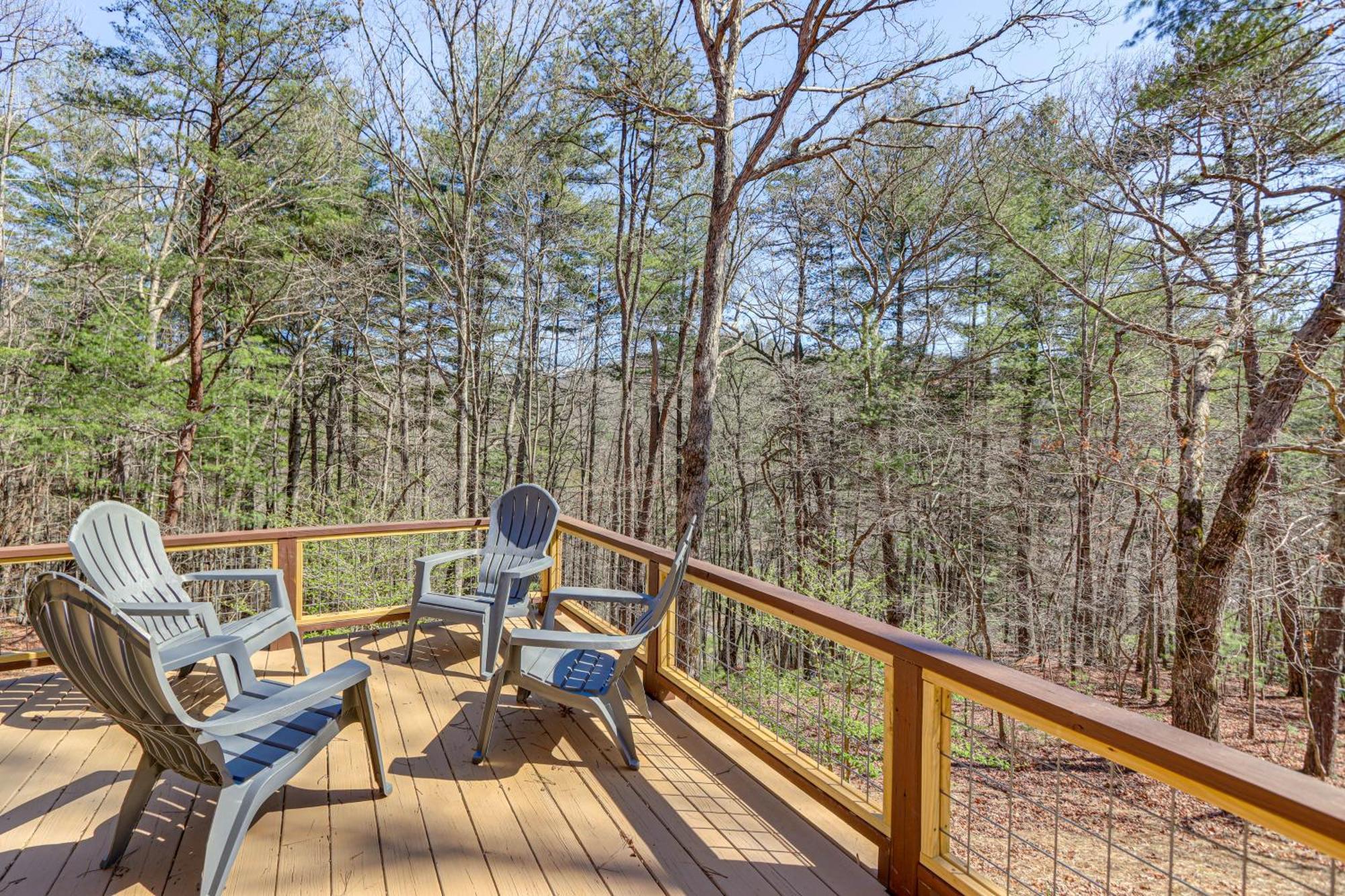 Dog-Friendly Hiawassee Cabin With Decks And Fire Pit! Экстерьер фото